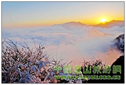 庐山冬季日出云海