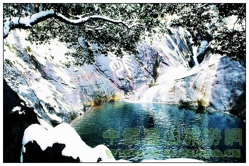 庐山秀峰龙潭