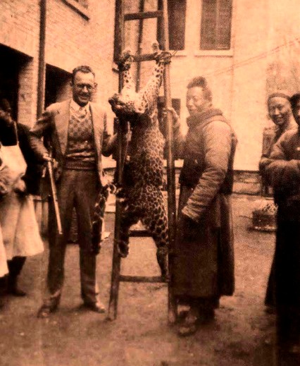 1947年,庐山牯岭芝罘学校的老师打到的猎物