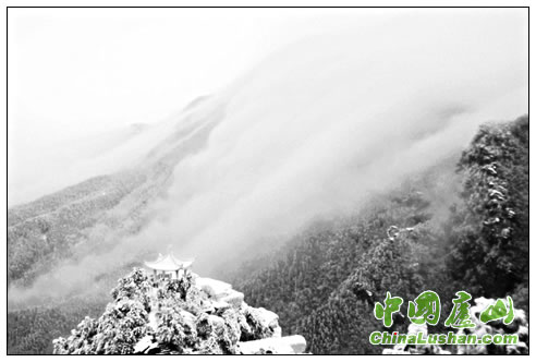 庐山雪后瀑布云 杜孝光摄