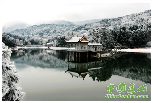 庐山如琴湖冬景