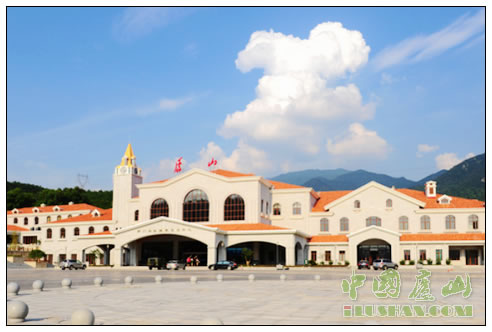 南门游客换乘服务中心 廖金水摄