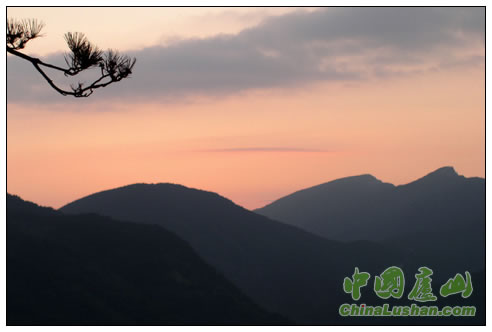 庐山晨曦 皇甫金富摄