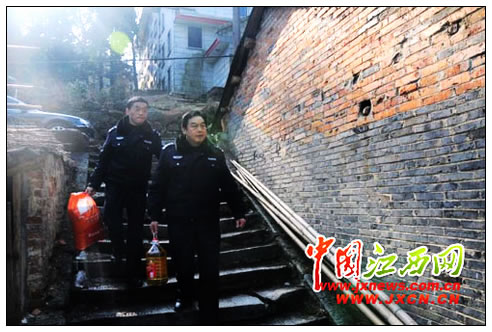 庐山开展向柯善梅同志学习活动