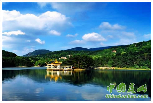 春天自驾游庐山如琴湖