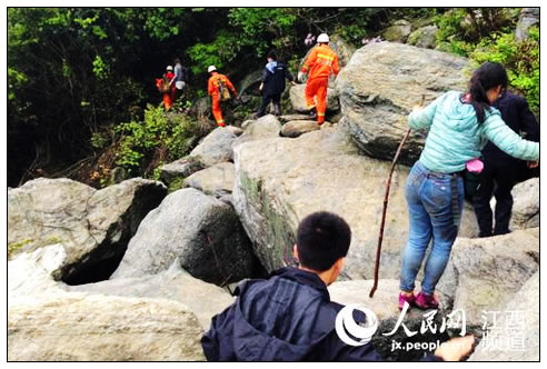 两名上海游客庐山探险深山迷路12小时后获救