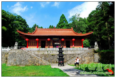 黄龙古寺 何立新摄