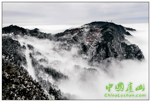 牯岭山城雨雾 沈友苏