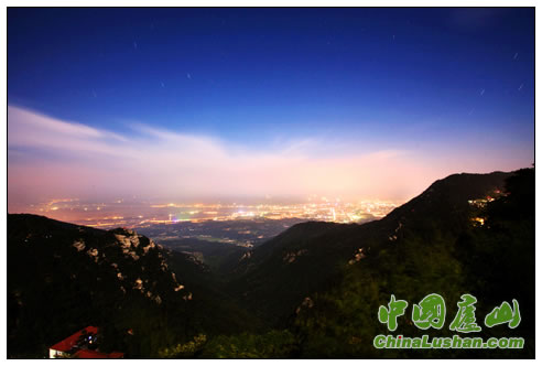 登高远眺江山景 胡灵聪