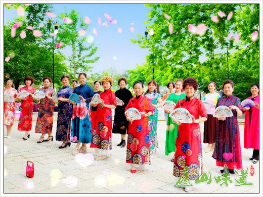 庐山天下悠:庐山牯岭避暑暂告休庐山神韵旗袍队相聚时难别亦难